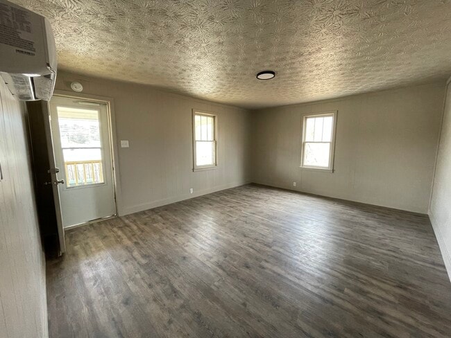 Photo - 802 E Church St