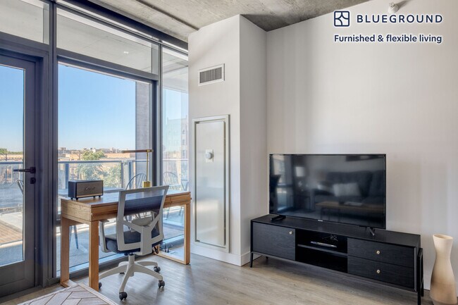 Photo - 450 W Belmont Ave Unidad FL5-ID983