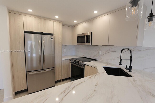 801 NW 47th Ave Unit 518W