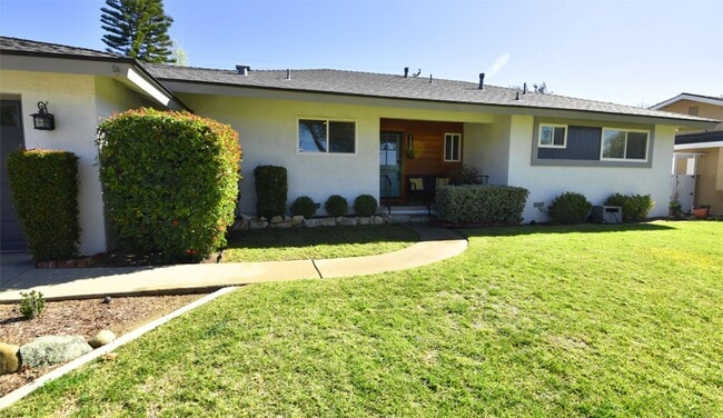 Photo - Three Bed Home w/Yard in Rolling Hills Area of Fullerton