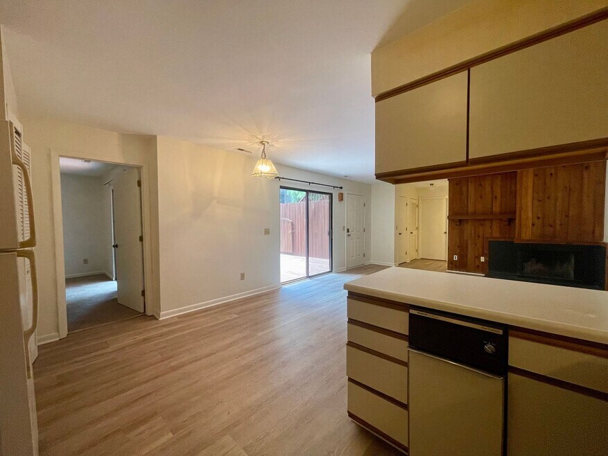 180 Summerwalk Cir
