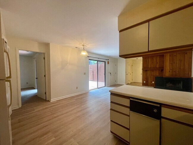 180 Summerwalk Cir