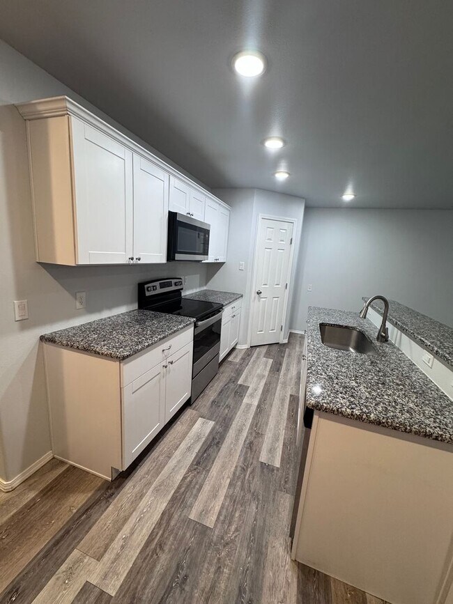 Photo - 1106 N Englewood Ave Unit A