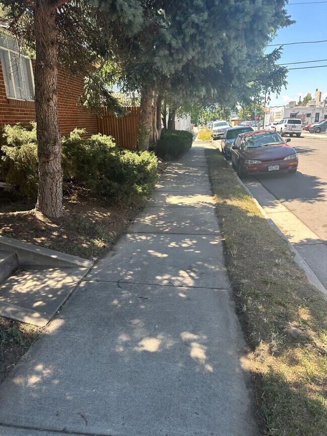 Photo - Fantastic 4 Bed 2 Bath 2 living rooms - Available 4/10/26