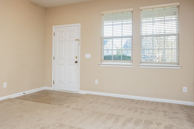 Photo - 176 Parkmont Way