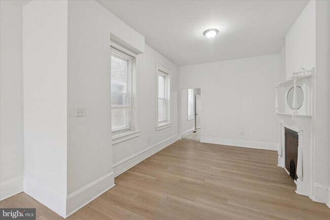 Photo - 2054 W Glenwood Ave