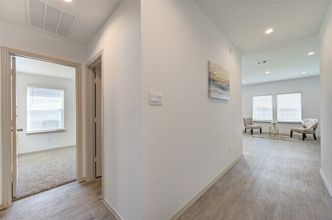 Photo - 1806 Laguna Wy