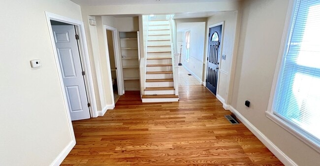 Photo - 254 Broadway