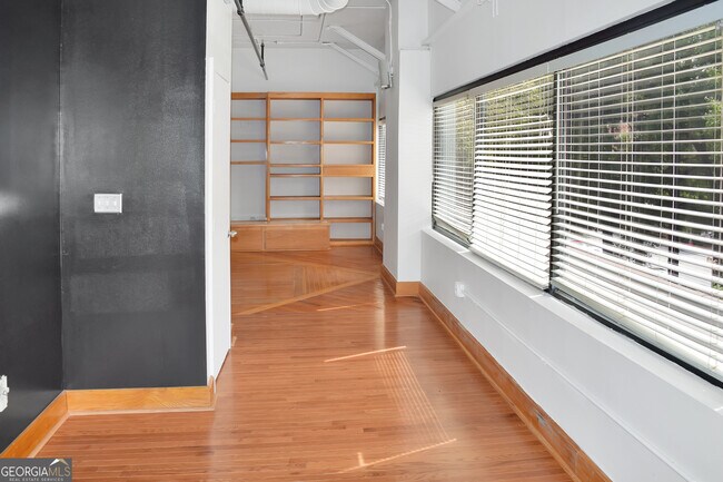 Photo - 120 Ralph McGill Blvd NE Unidad #402 Rental