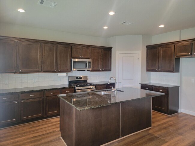 Photo - 940 Tillman Ln