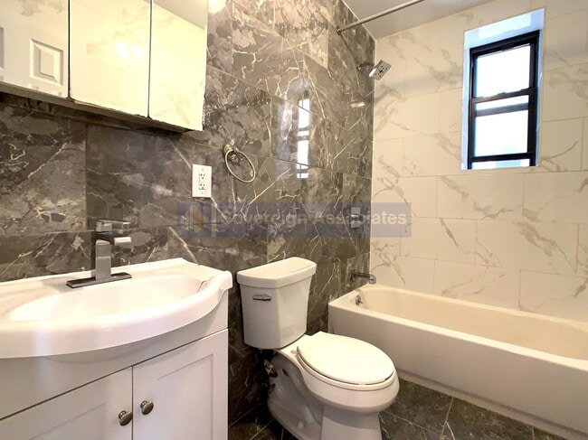 Photo - 184 Nagle Ave Unit 3G