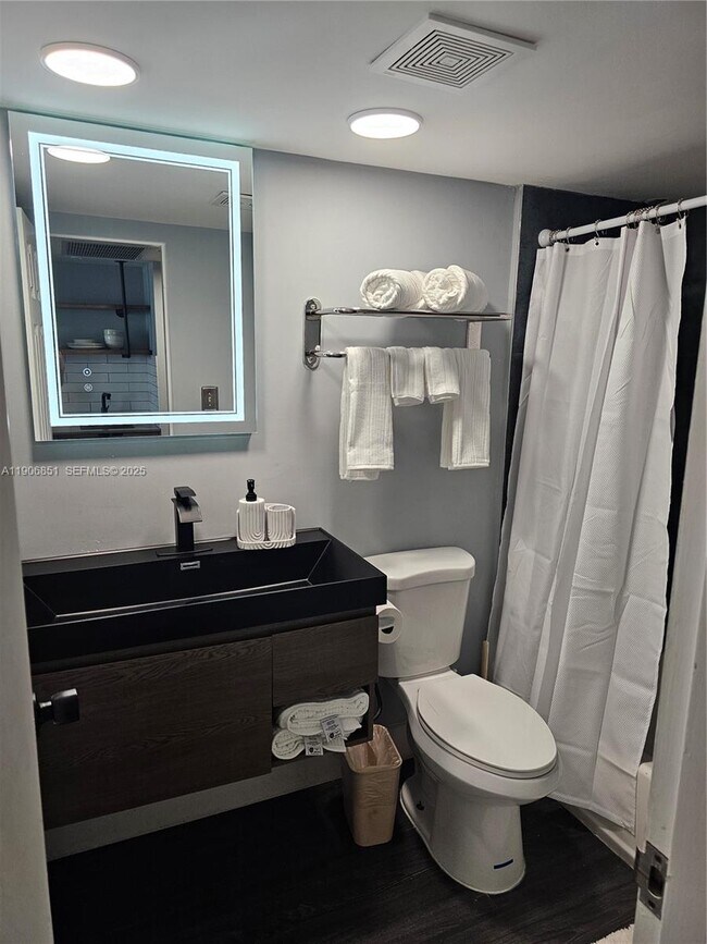 Photo - 19201 Collins Ave Unit 324