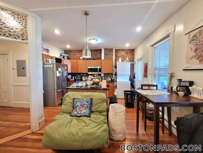Photo - 3 Mark St Unit 2