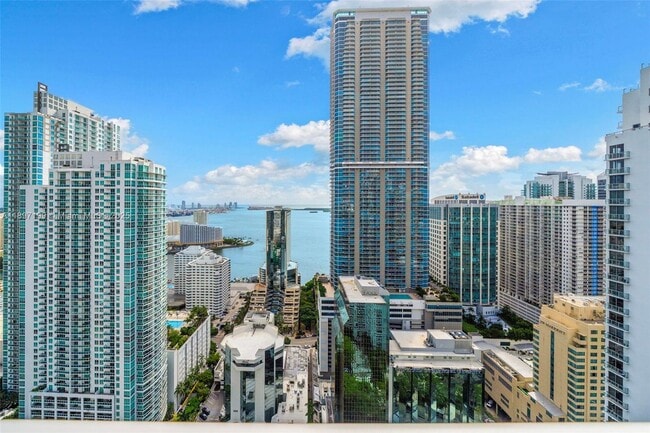 Building Photo - 1010 Brickell Ave Unit 3904