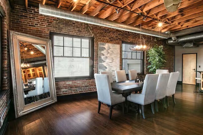 Photo - 3041 Olive St