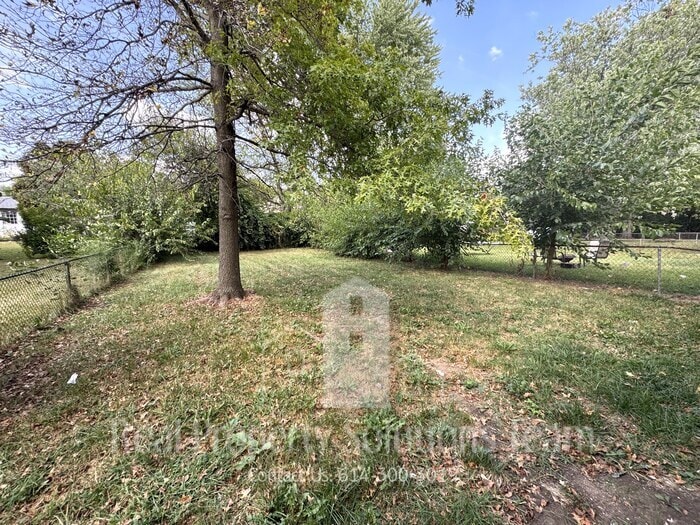 Photo - Spacious 2 bed, 1.5 bath! House