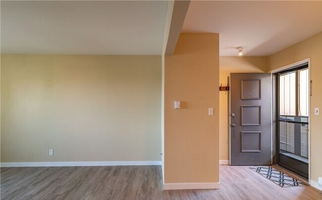 Photo - Beautiful 1 bed/1 bath condo, located clos...