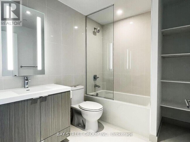 Photo - 575 Bloor St E Unit 2105