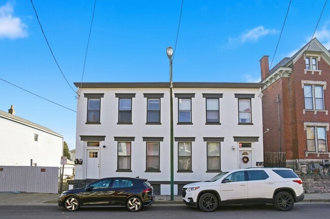 Building Photo - 816 Main St Unit 2