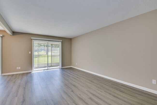 Photo - 1674 Goshen Rd