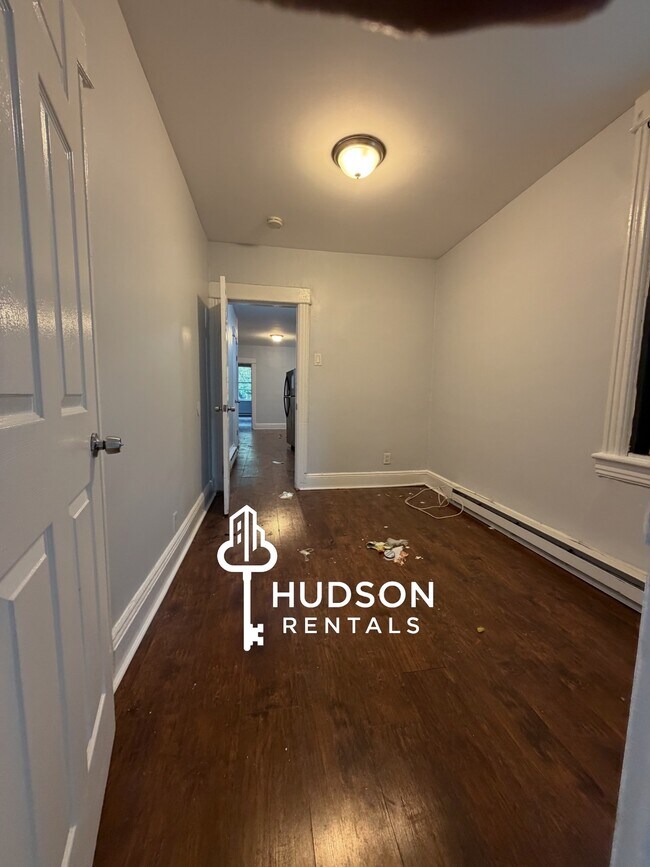 114 Neptune Ave 2R - 115 Neptune Ave Unit 2R
