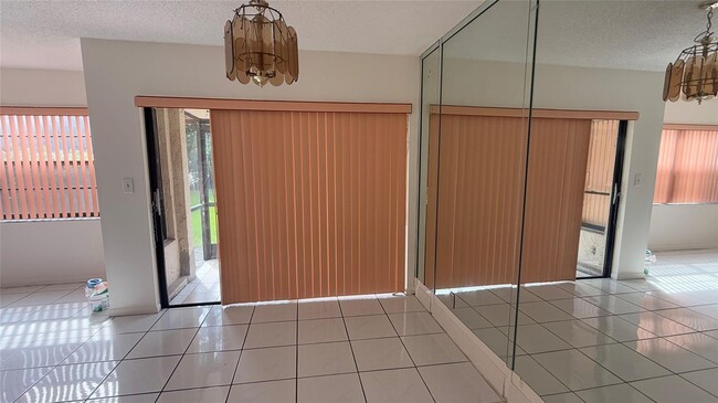 Photo - 22 Laredo Pl