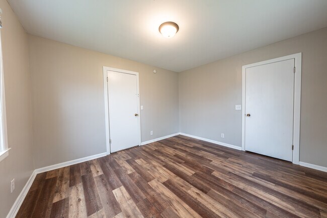 Photo - 812 W Ash Ave