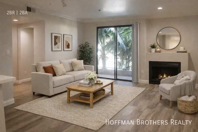 Building Photo - 7076 Hawthorn Ave Unit PH1