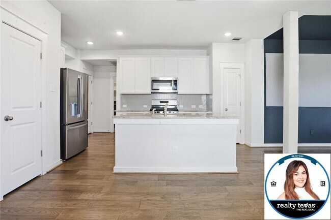 Photo - 224 Gidran Trail