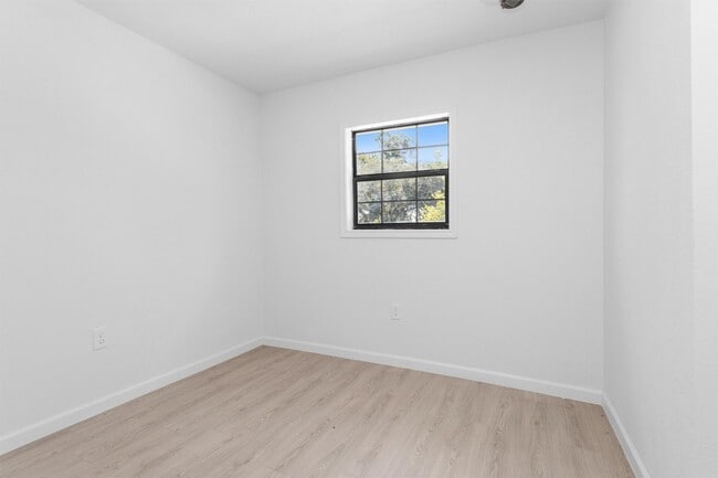 Building Photo - 16016 Green Manor Dr Unit C