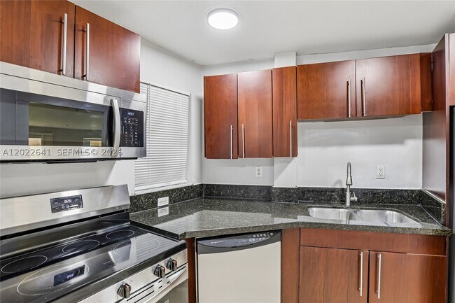 Photo - 4147 Stirling Rd Unit 105