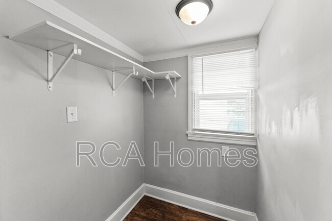 Building Photo - 528 E Raymond St Rental