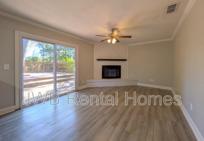 Photo - 8583 Blackberry Ln E