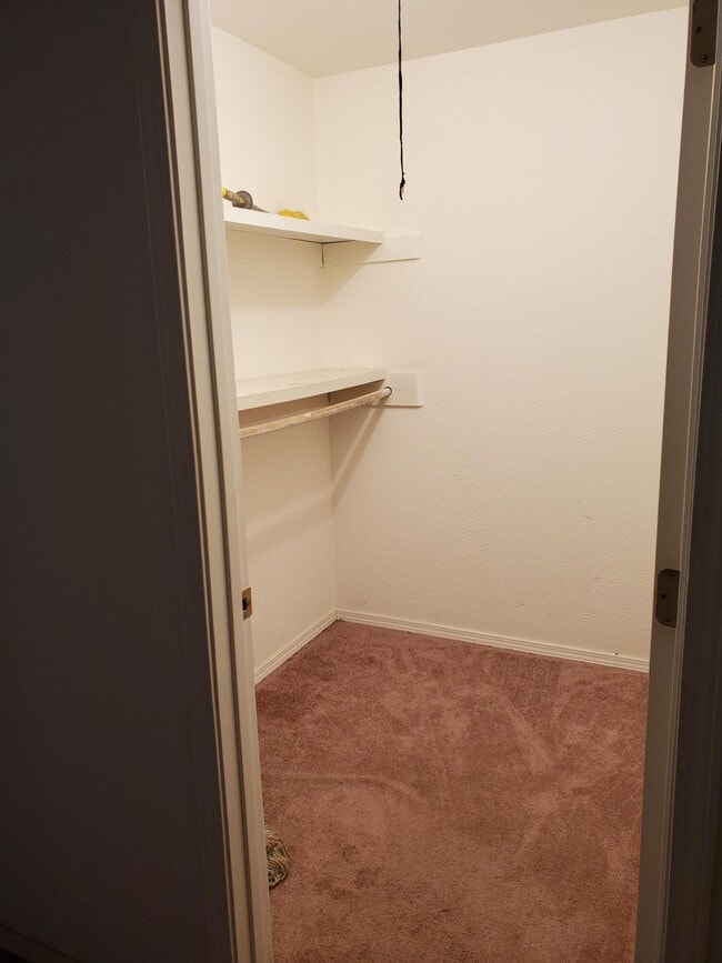 Photo - 1428 Saunders Rd SW