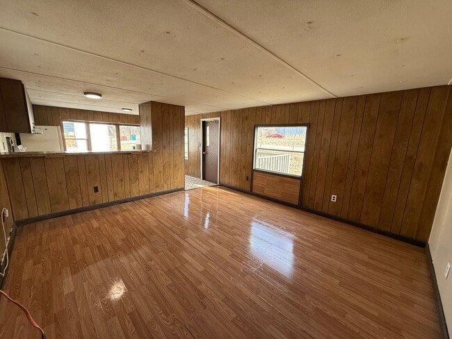 Photo - Cozy 2-Bedroom Home with Country Living – Diamond, MO