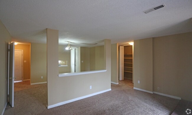 Building Photo - Coventry Rental