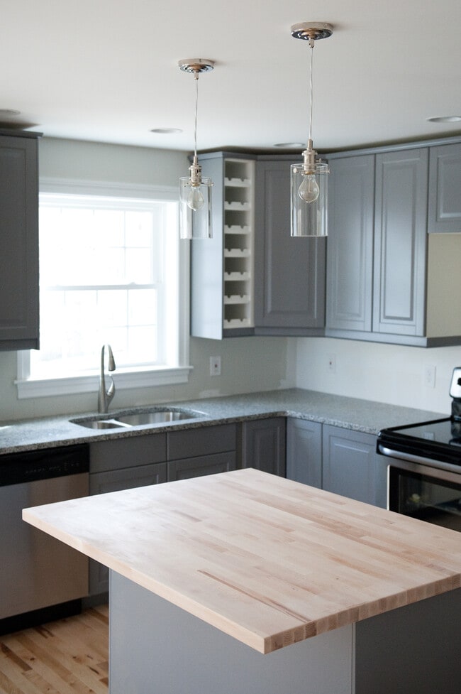 Photo - 635 Hanover Street