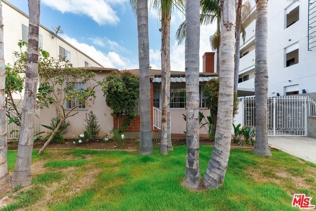 Photo - 4360 McLaughlin Ave