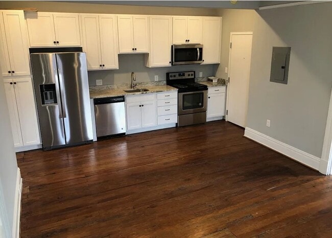 Photo - 101 E Clay St Apartment