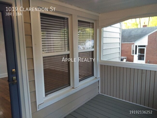 Photo - 1019 Clarendon St