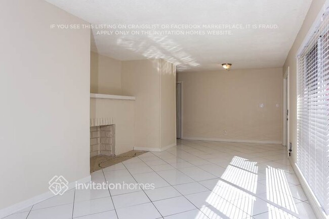 Photo - 8119 NW 72nd Ave