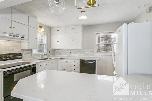 Photo - College Hill Gem!