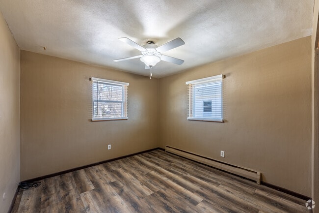 1BR, 1BA - 600SF - Bedroom - Minnehaha Apartments