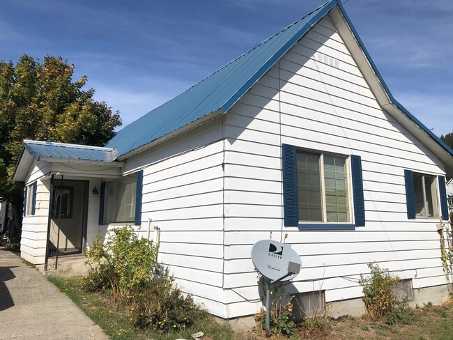 Building Photo - Charming 2 Bed 1 Bath Home Located in Historic Downtown Roslyn