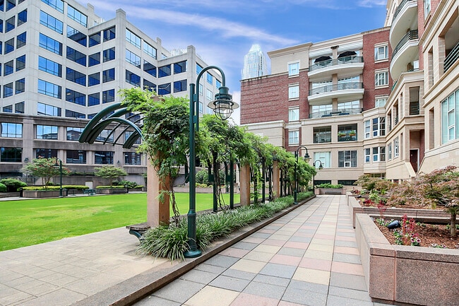 Photo - 400 N Church St