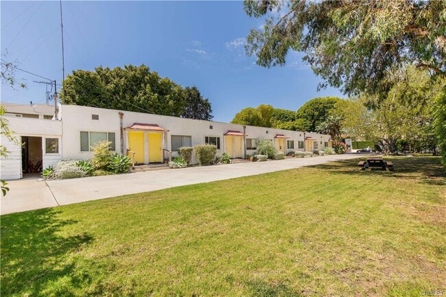 2437 S. Centinela Ave