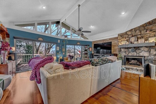 Photo - 373 Laredo Dr