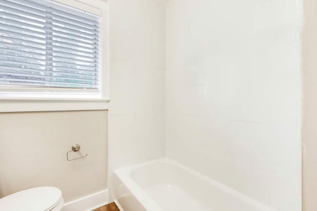 Photo - 2127 Nichols Ln