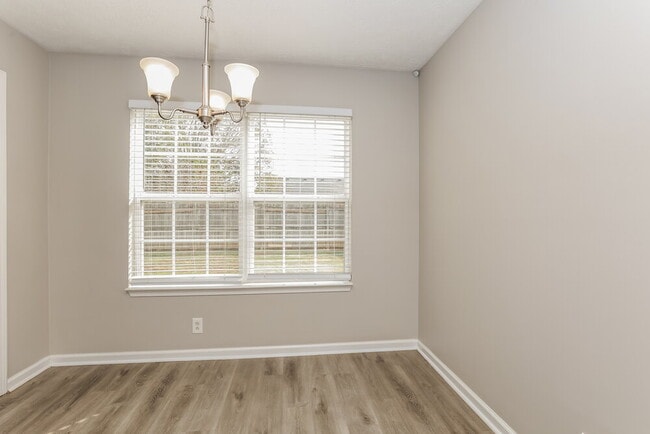 Photo - 1295 Tiree Dr