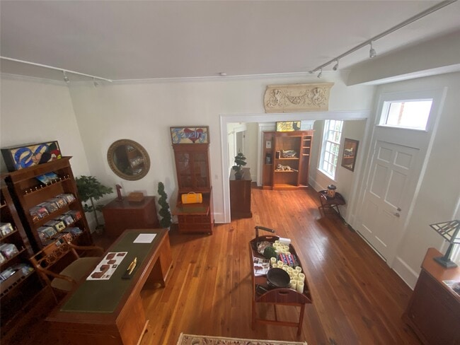 Photo - 131 E Jefferson St